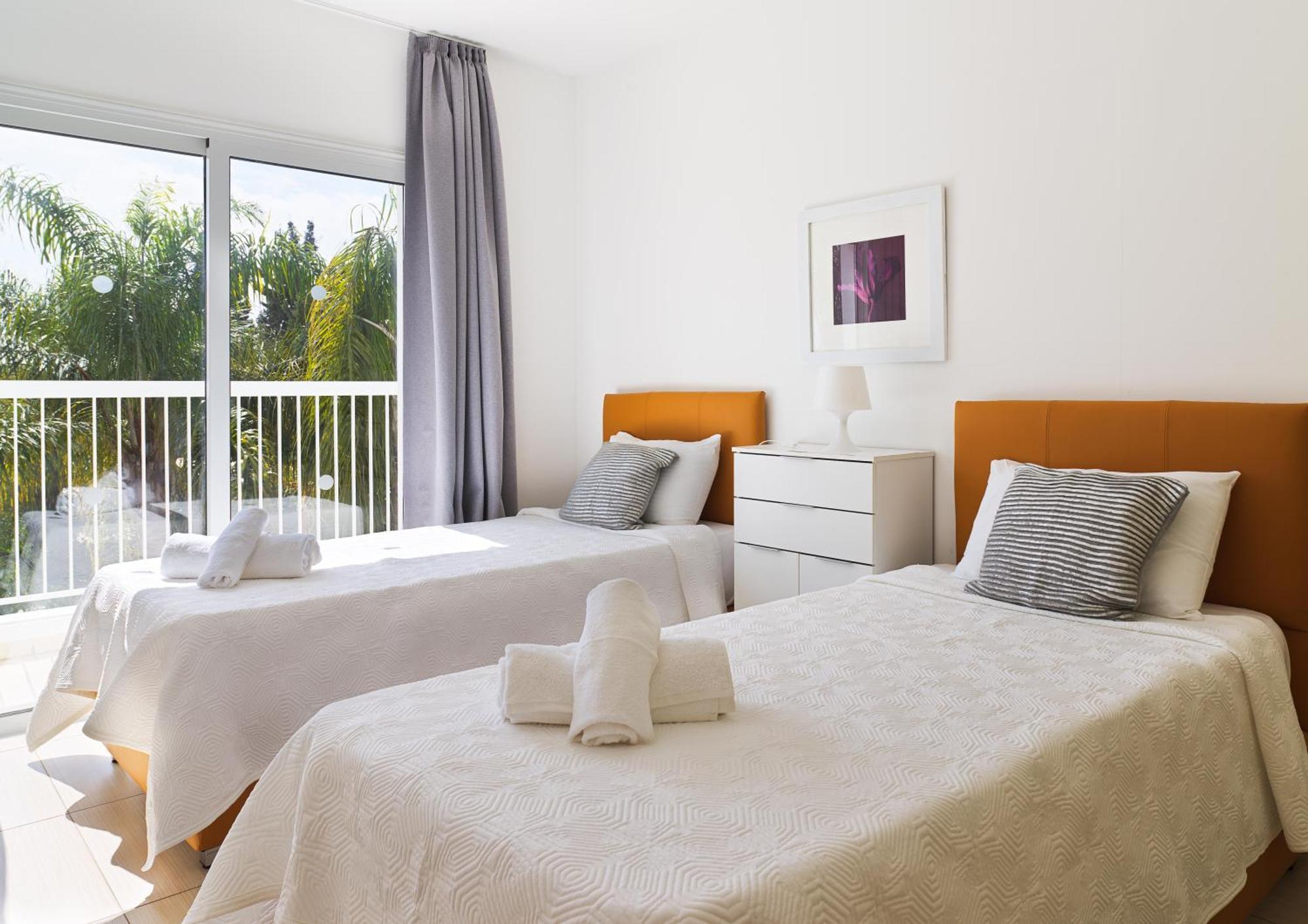 Luxvillasrentals Aya Napa Dış mekan fotoğraf
